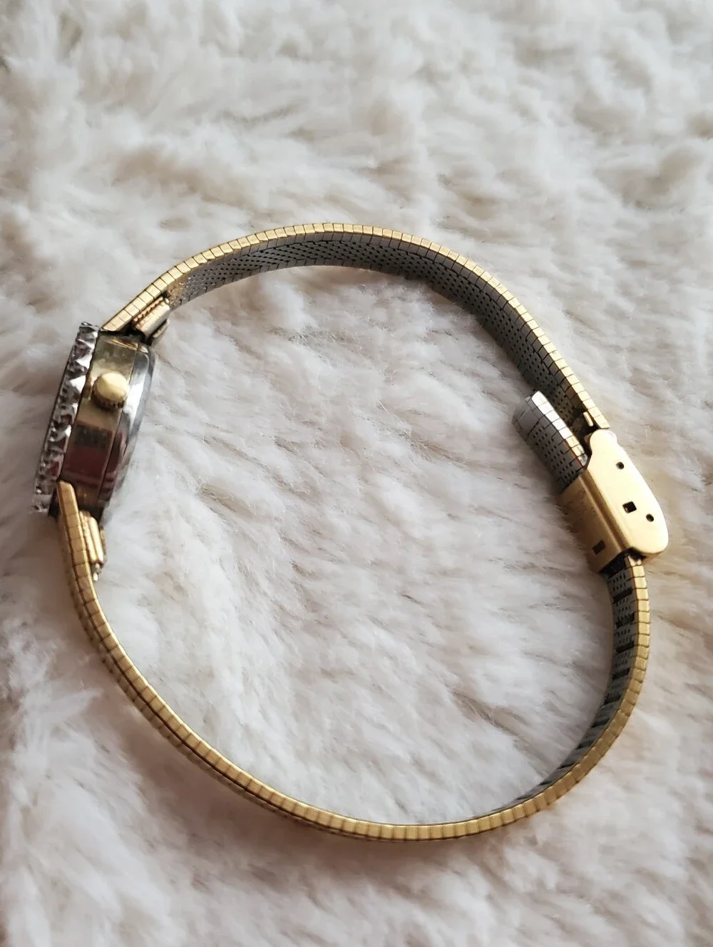 Armitron Quartz Women's Oval Analog Dress Watch Gold-Tone Bracelet Rhinestone